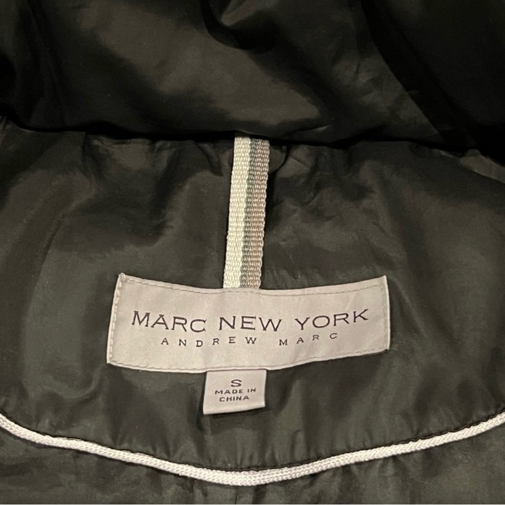 ❤️ Mark New York ANDREW MARC Down Jacket
Coat W/ Genuine Fur Hood Size Small❤️ - Picture 7 of 14